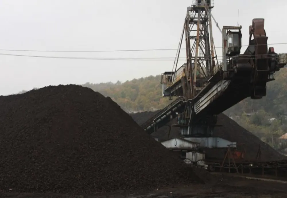 Au închis centralele pe cărbune, acum spun că au nevoie de ele. Cum se pasează vina în plină criză energetică