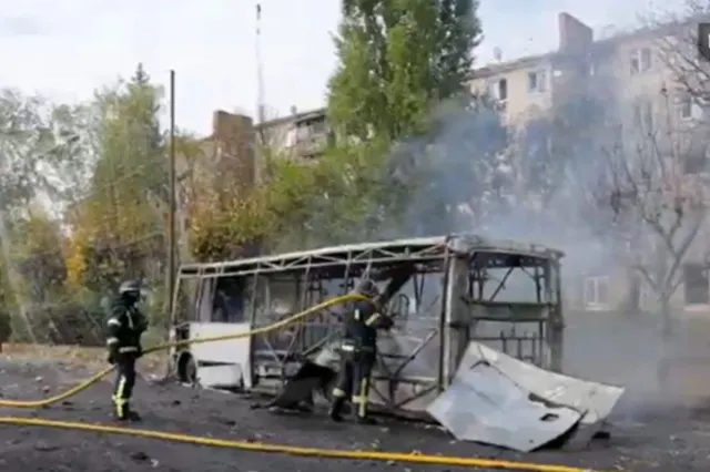 Cel puțin 33 de morți într-un atac rusesc asupra unor autobuze din Ucraina. Este unul dintre cele mai sângeroase atacuri din acest an
