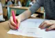 Un candidat din Braşov, care susținea Bacalaureatul, a fost dat de gol de RO-Alert în timp ce încerca să copieze