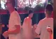 Tânăr surprins dansând gol pușcă la un festival de muzică techno din Mamaia! Imagini halucinante