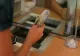 Cum a reușit un tânăr să sustragă peste 30.000 euro din contul iubitei