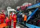 Două camioane care transportau mașini Tesla noi s-au lovit violent. 3 victime, platformele avariate grav - VIDEO