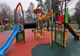Arbore uriaș, doborât de vânt lângă un loc de joacă, într-un parc din Capitală. Nicușor Dan, reacție halucinantă: Se mai întâmplă!