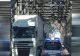 Opt migranți, salvați de la moarte prin congelare, într-un camion frigorific, în Vama Giurgiu. Toți au fost duși la spital - VIDEO