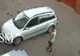 TÂNĂR DIN SATU MARE, TRIMIS ÎN JUDECATĂ PENTRU FURTUL MAȘINII UNUI LIVRATOR. A VÂNDUT AUTOTURISMUL CU 600 DE EURO